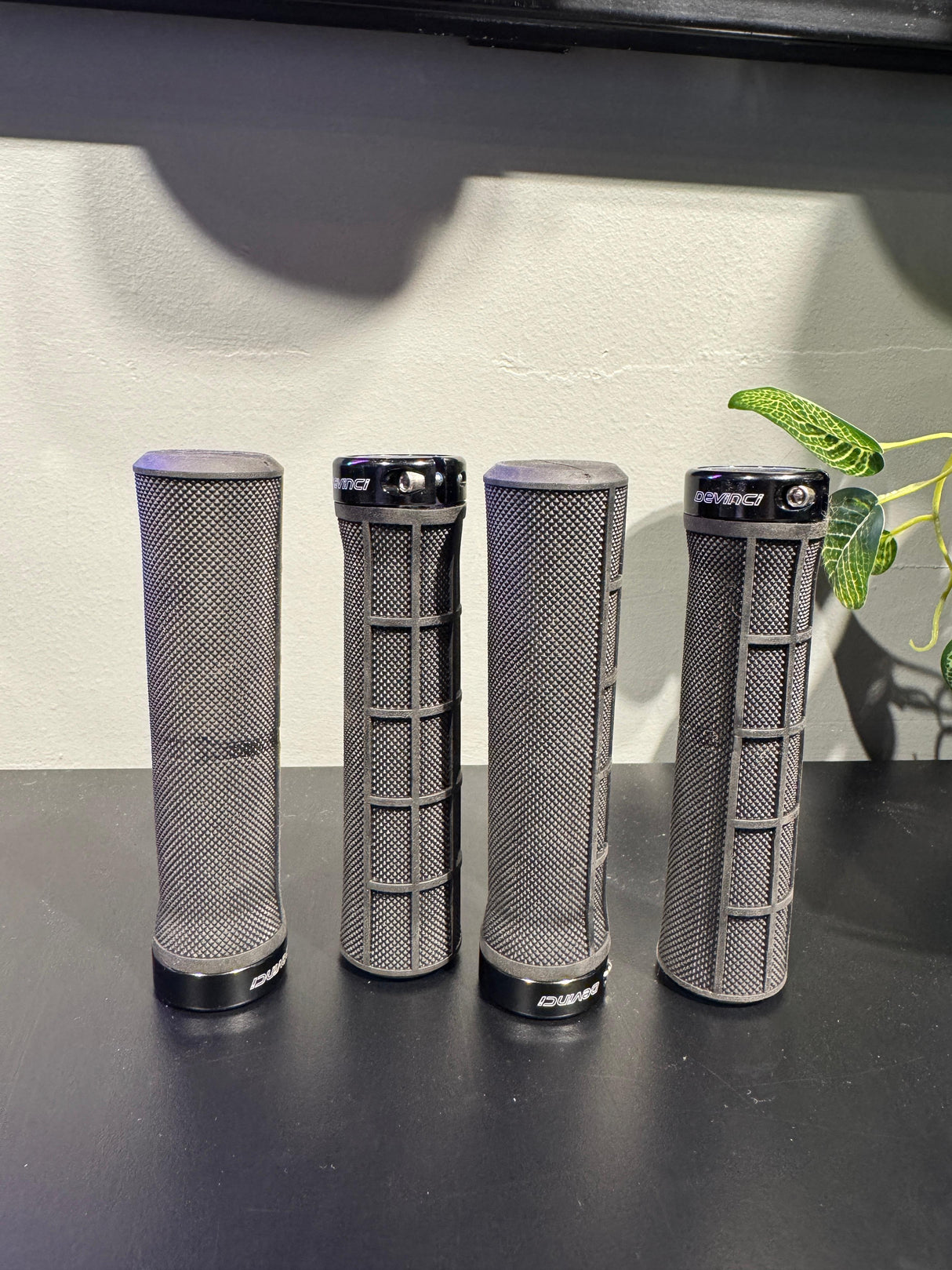 Puños Devinci Black (par)