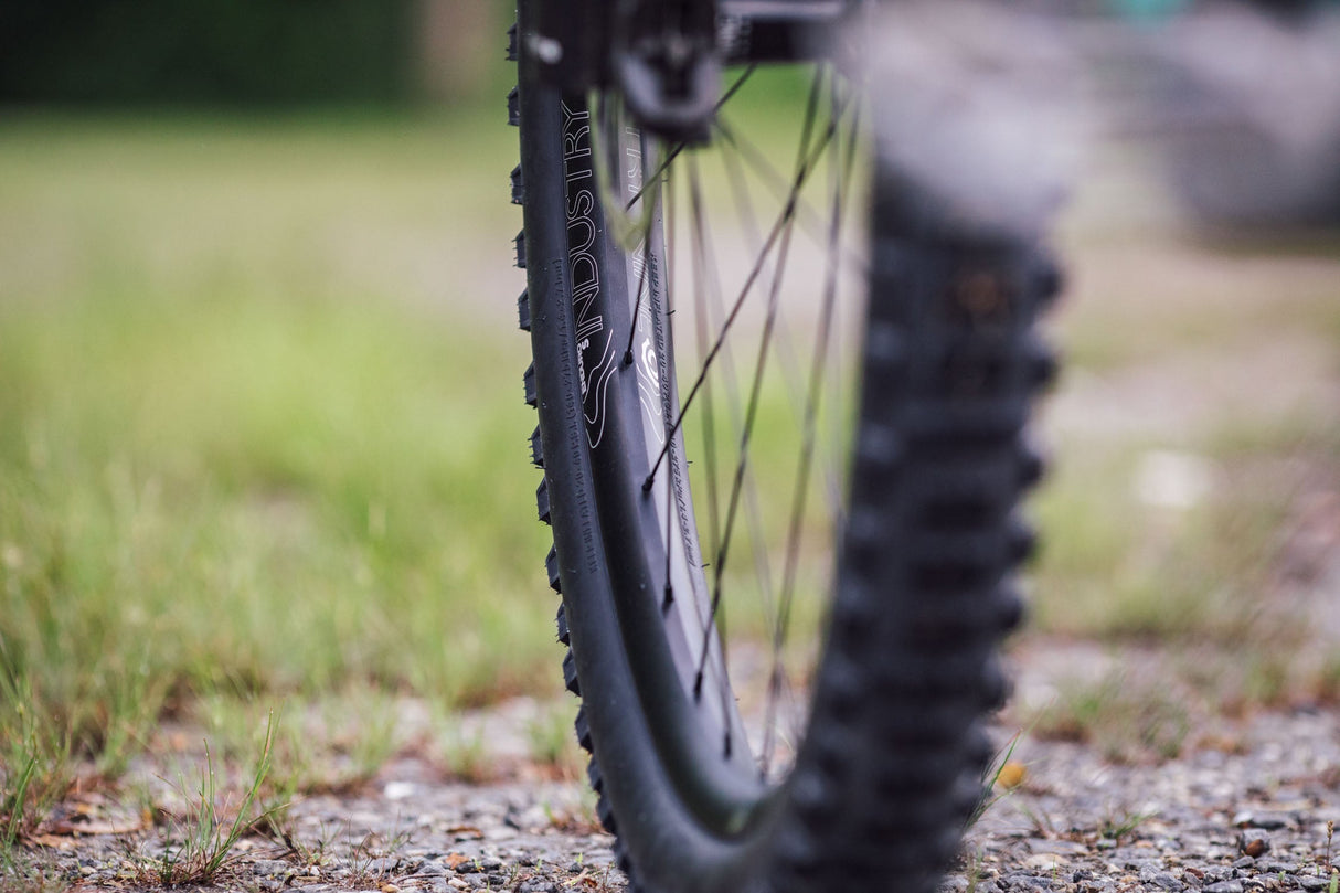 LLANTA ENDURO-S 29 28H INDUSTRY NINE