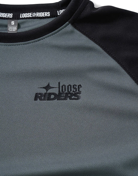 Polera Ess. Grey Black Loose Riders