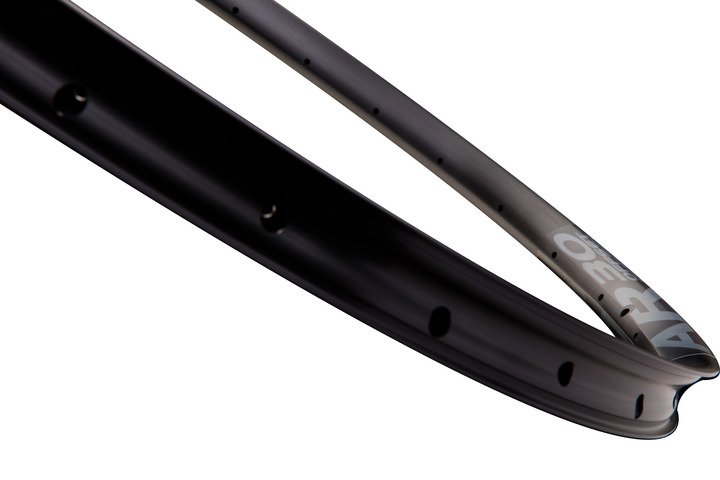 LLANTA RACE FACE AFFECT 29´32H