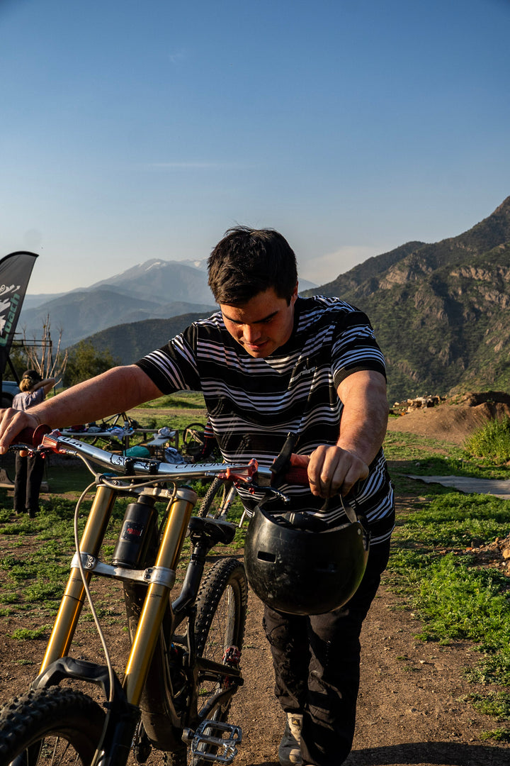 Polera Austin black Loose Riders