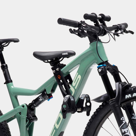 Shotgun Combo silla MTB original con manubrio fondo gris