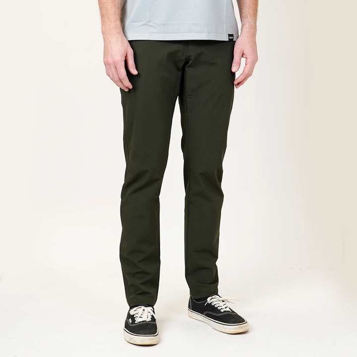 A.T. Plus Pantalón Dark Olive