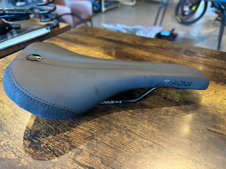 Asiento SGD Bel-Air Steel Black